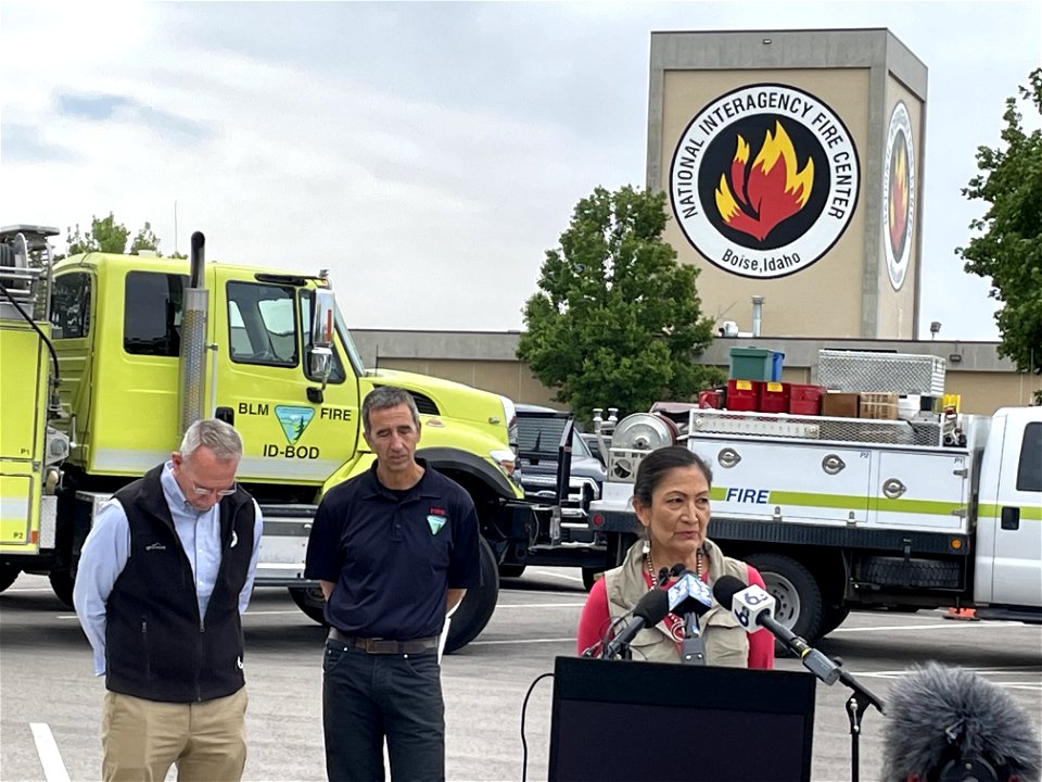 DOI Sec Haaland visitng NIFC_06172022 (27)