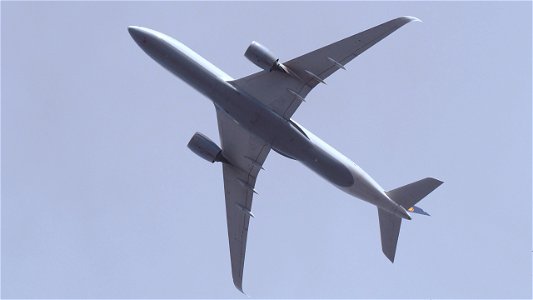 Airbus A350-941 D-AIXE Lufthansa to Miami (15900 ft.)