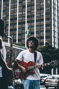 Playing guitar guitar