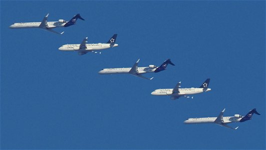 Two Lufthansa jets approaching Munich: photo