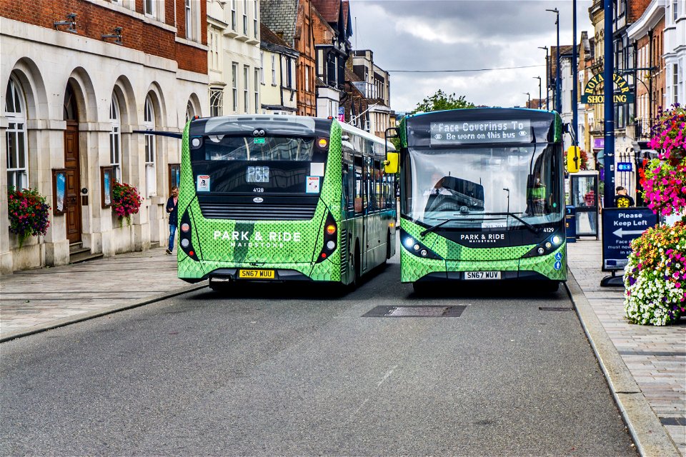 SN67WUU meets SN67WUV Maidstone High Street