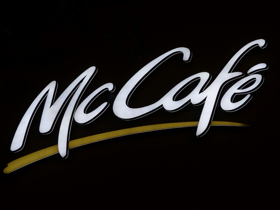 mccafe-mcdonalds-shield-free-photos-on-creazilla