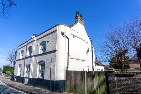 THE BLUE ANCHOR PUBLIC HOUSE, ST MARY CRAY. C15 listed building.