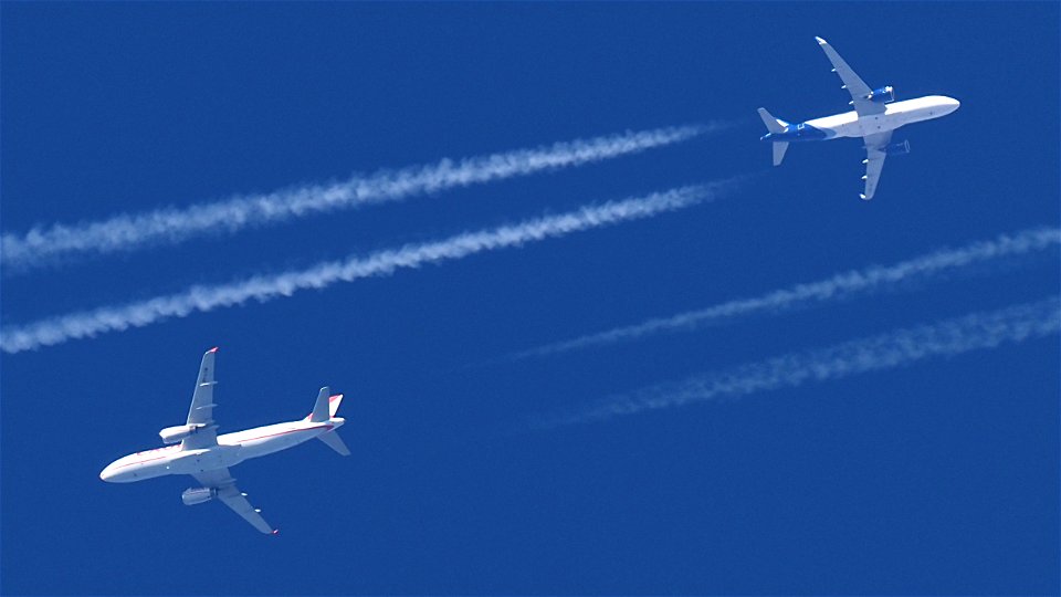 Airbus A320-271N SX-NEA Aegean Airlines - London to Athens (39200 ft.) & Airbus A320-232 9H-LOM Lauda Europe - Zagreb to Karlsruhe (31700 ft.) photo