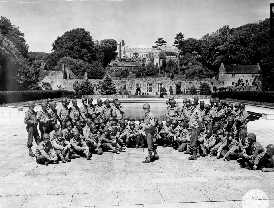 SC 334899 - American soldiers holding classes in the former swimming pool used by King Charles I. 4 June, 1944.