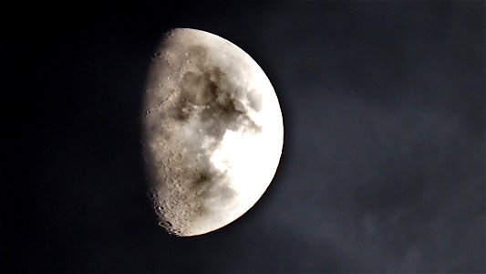 Zunehmender Mond photo