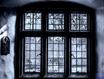 What light from yonder window breaks.