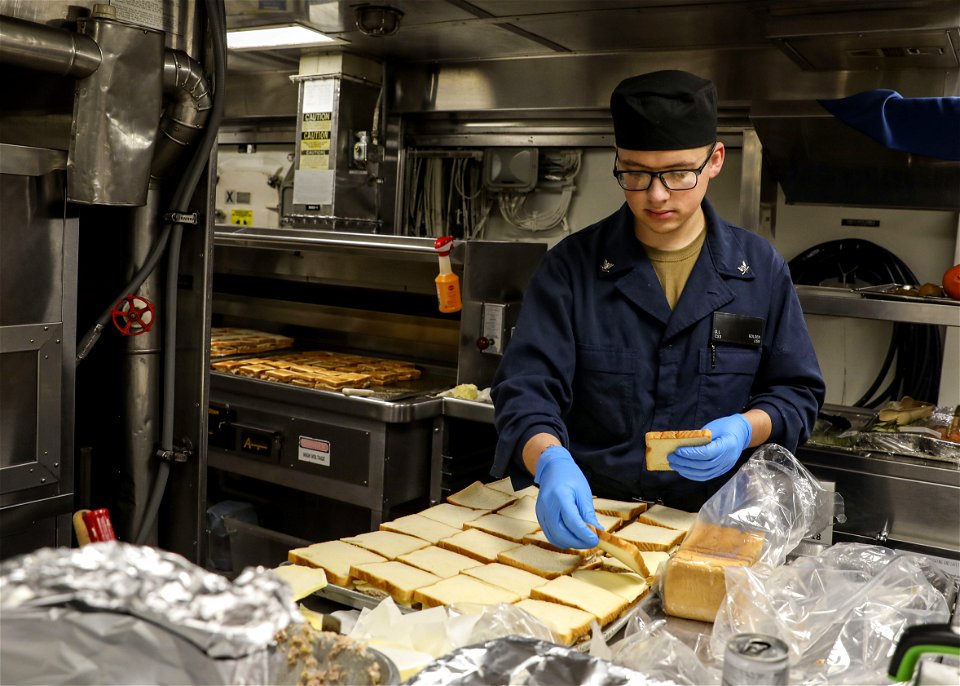 USS Porter (DDG 78) Lunch Time photo