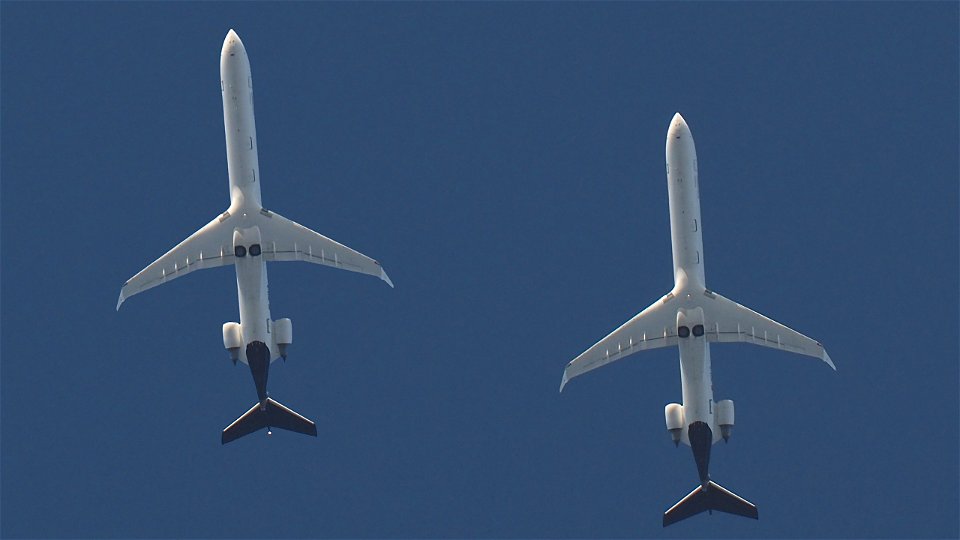 Mitsubishi CRJ-900LR D-ACNL Lufthansa (Operated by Lufthansa CityLine) to Basel (20400 ft.) photo