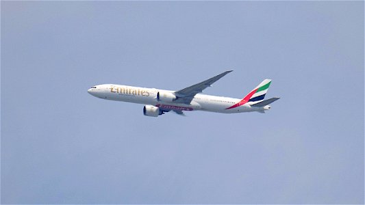 Boeing 777-31H(ER) A6-EGE Emirates from Dubai (7000 ft.) photo
