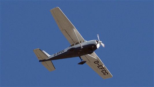 Reims-Cessna FR172F Reims Rocket D-EFCC (2000 ft.)