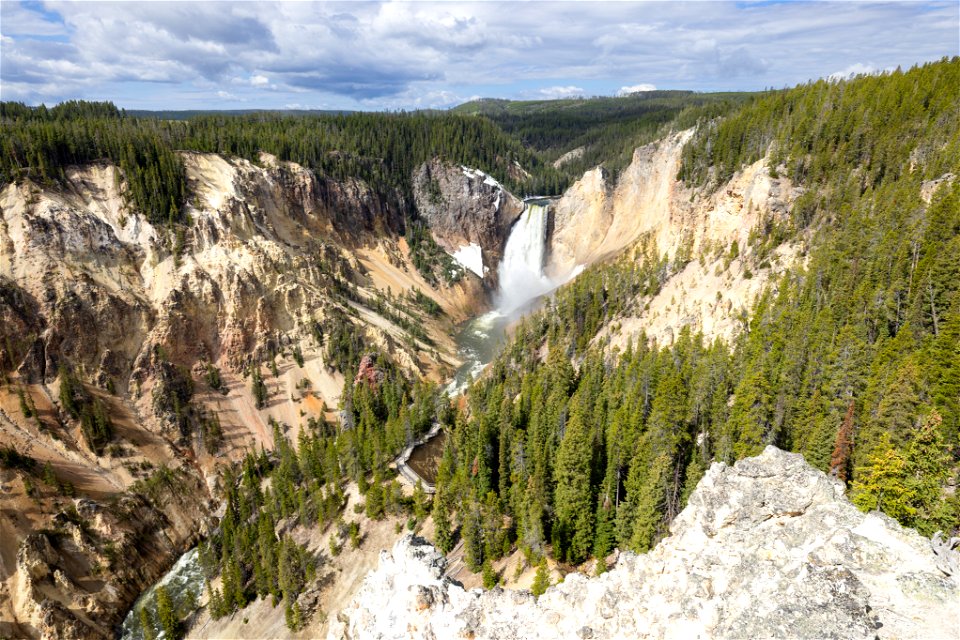 Late morning at Lookout Point and Lower Falls
