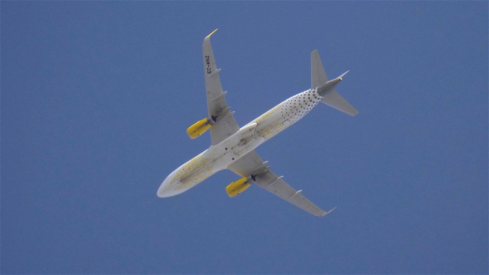 Airbus 320-232 EC-MNZ Vueling (Vueling ❤️ Barcelona Livery) from Barcelona (12.500 ft.) photo
