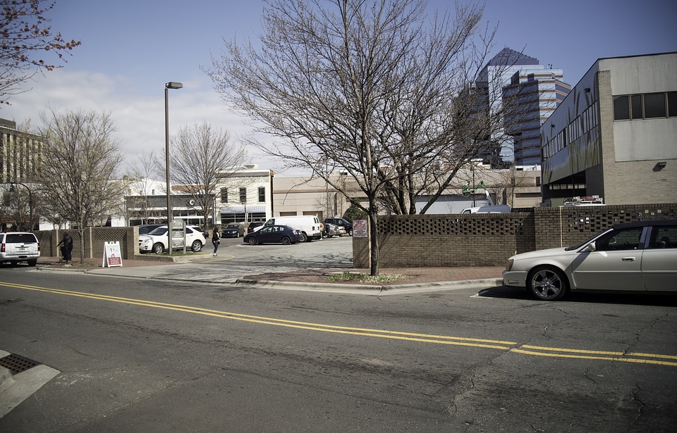 Street View with Cars and road in Durham, North Carolina