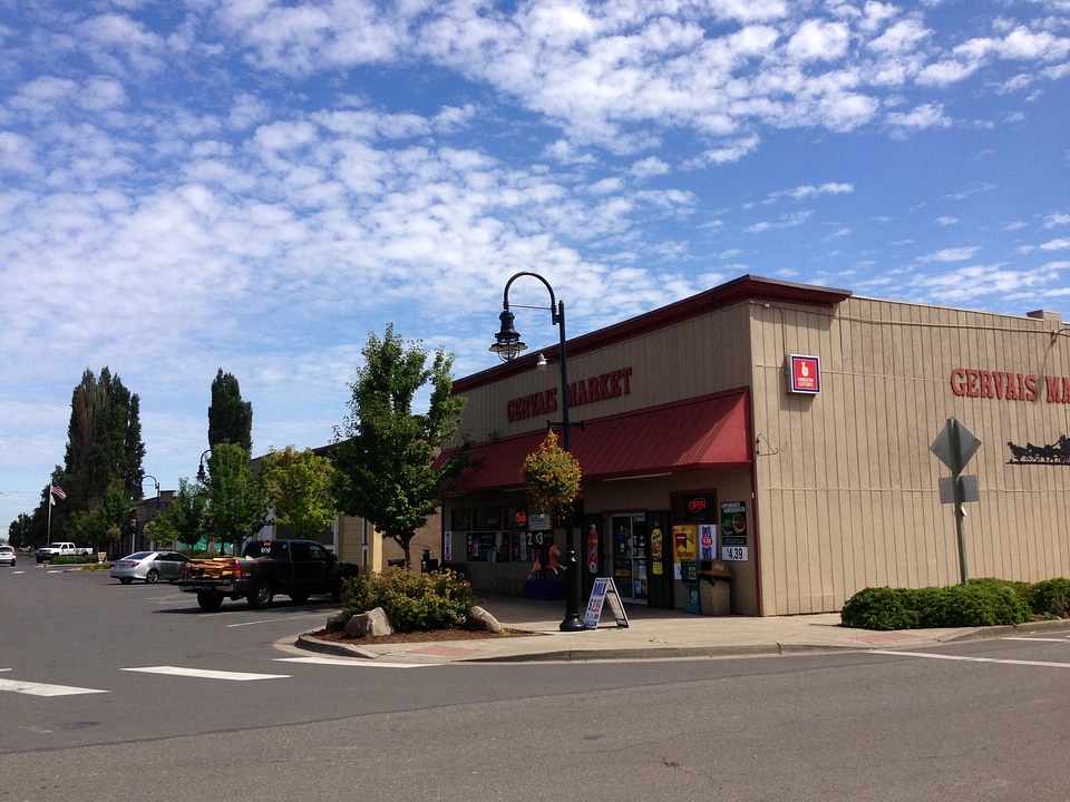 Fourth Street in downtown Gervais in Oregon