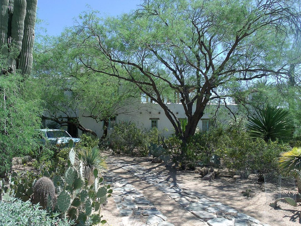 Edward L. Jones House walkway in Paradise Valley, Arizona