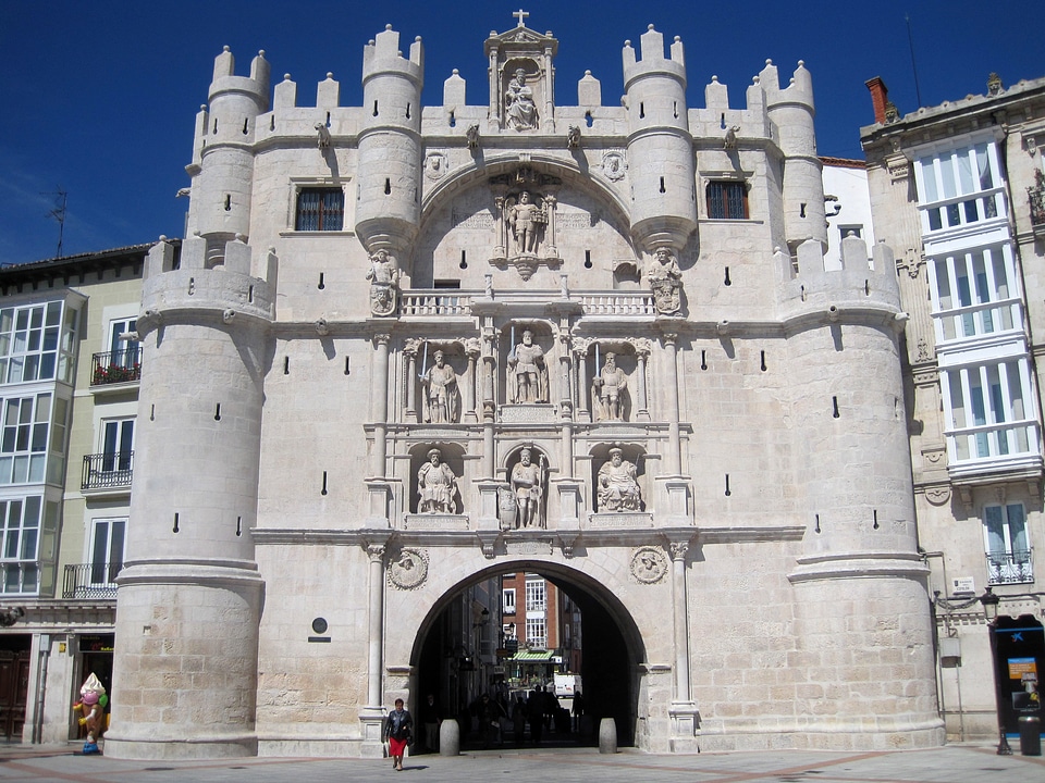 14th-century city gate Arco de Santa María in Burgos, Spain
