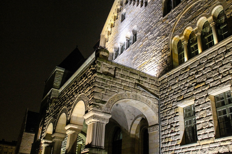 Building history fortification