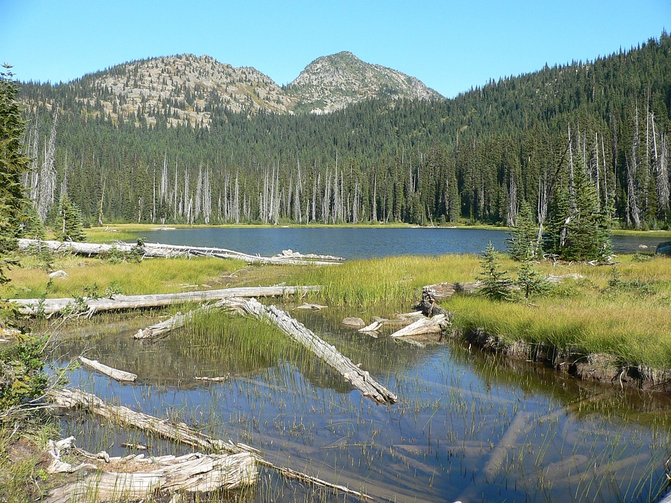 Dagger lake and Mountain Landscape in Northern Cascades National Park, Washington
