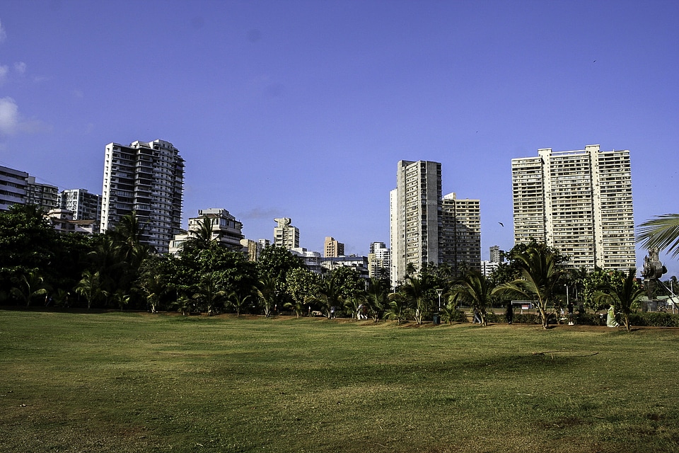 Priyadarshini Park at Nepean Sea Road in Mumbai, India photo
