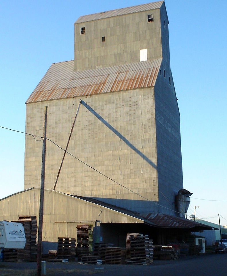 Grain Elevator around Halsey, Oregon