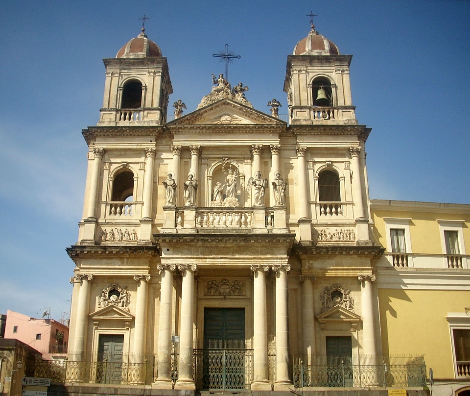 Church of Saint Dominic, Piazza San Domenico