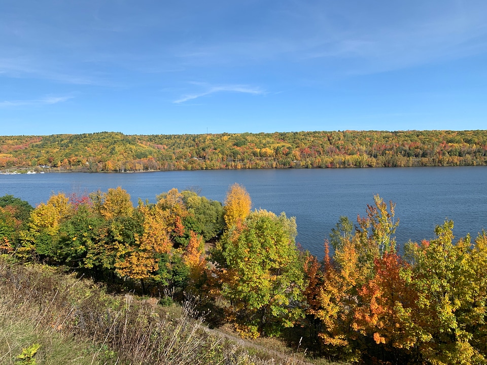 Autumn colors in full bloom in Houghton