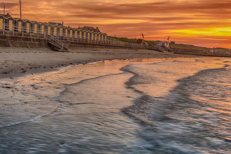 Waves and shoreline in sealine apartments