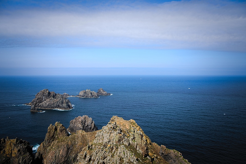 Sea Rocks in the ocean to the horizon