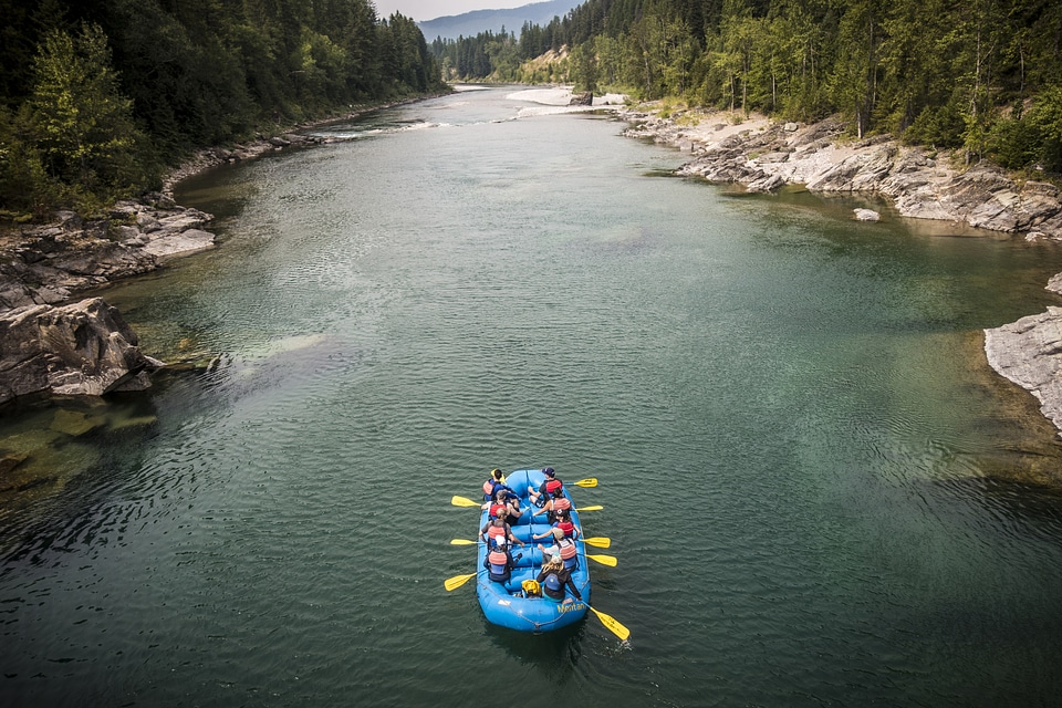 A group of rafters on the river