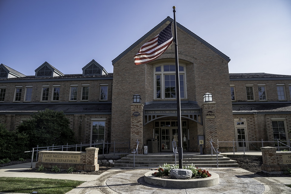 Municipal Courts and Community Center in Lake Mills