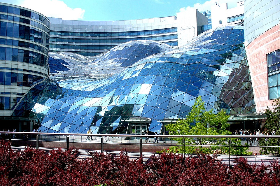 Złote Tarasy  or Golden Terraces Entertainment Complex