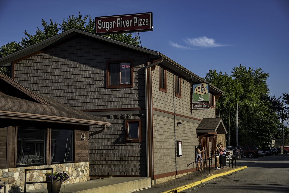 Sugar River Pizza Place in New Glarus