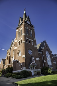 Looking at the large Cathedral in New Glarus photo