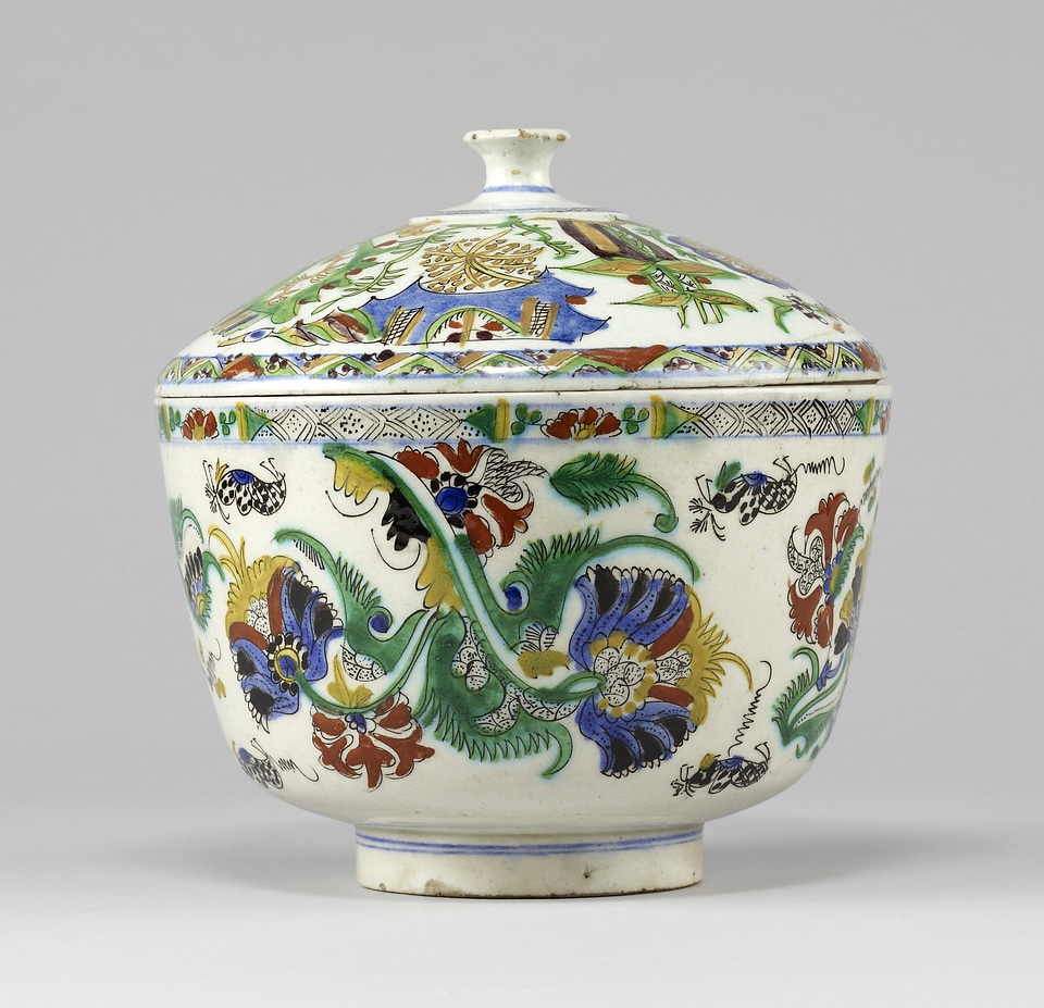 Ceramic Bowl in Kuthya, Turkey