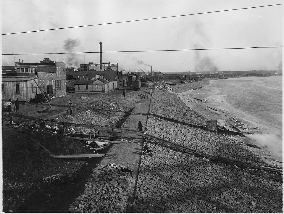 The Waterfront of Sioux City, Iowa in 1912