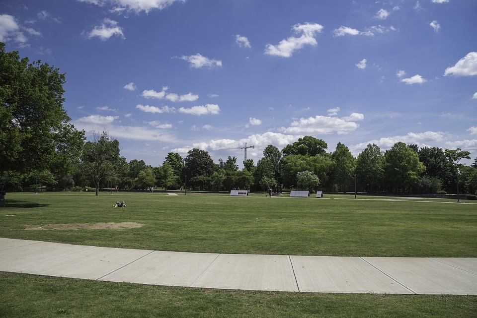 Blue Skies over bicentennial Park under blue Skies in Nashville
