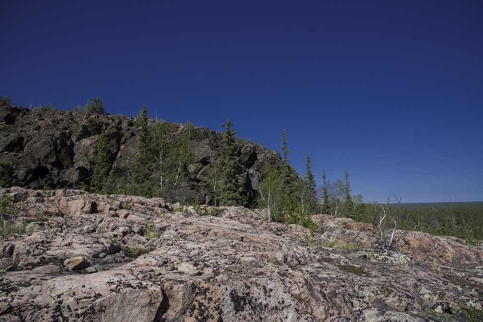 Top of the Rock Cliff on the Vee lake trail