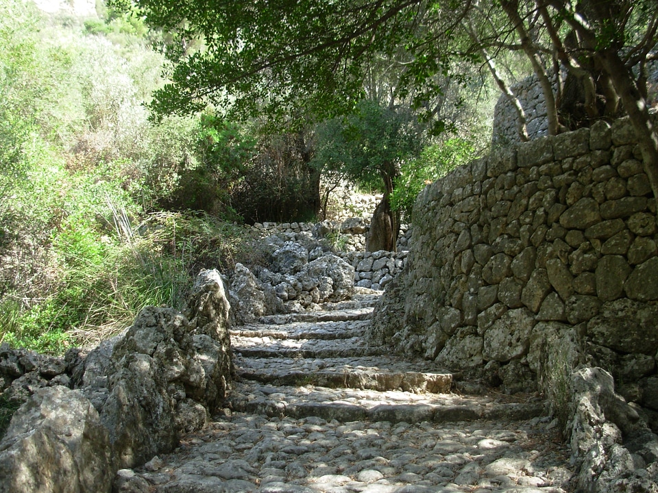 Stones hiking mallorca