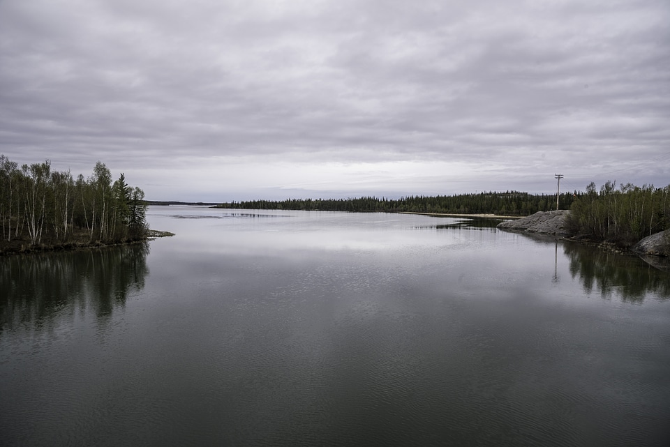 Cloudy landscape of water and the lake on the Ingraham Trail