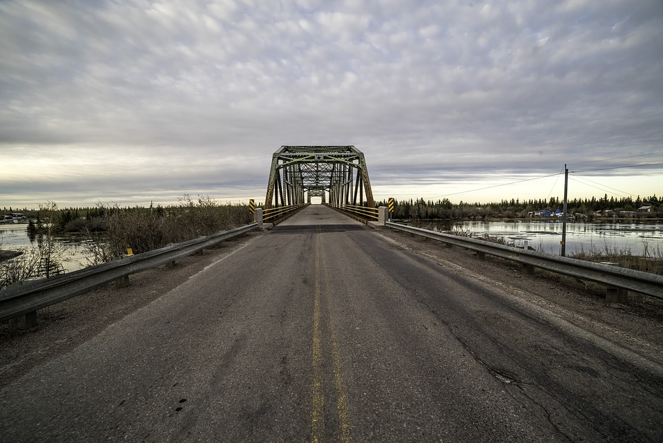 Roadway to the 2nd bridge on the McKenzie River 