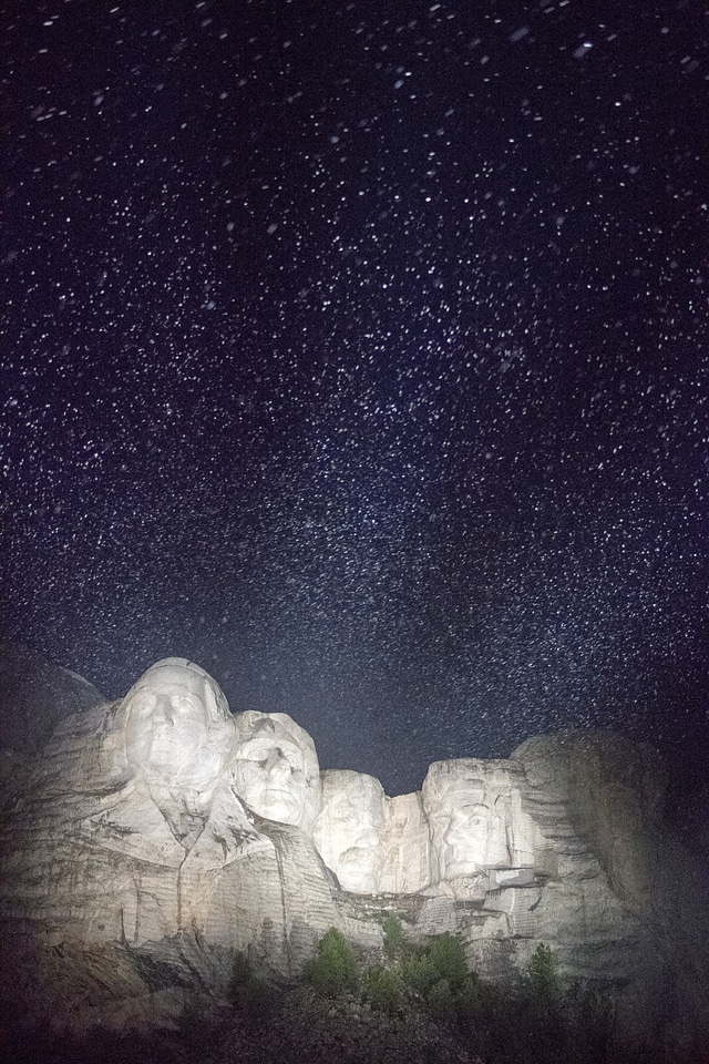 Night lights in Mount Rushmore in black hills