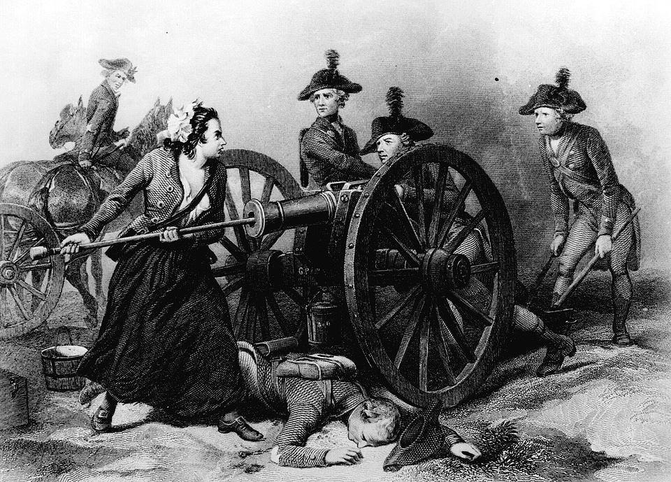 Molly Pitcher taking part in the battle at monmouth during the American Revolution