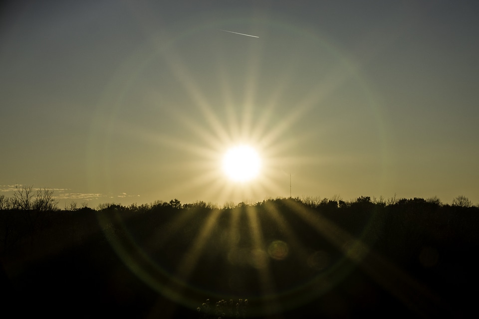 Sunset above the hills at Lake Le Aqua Na State Park