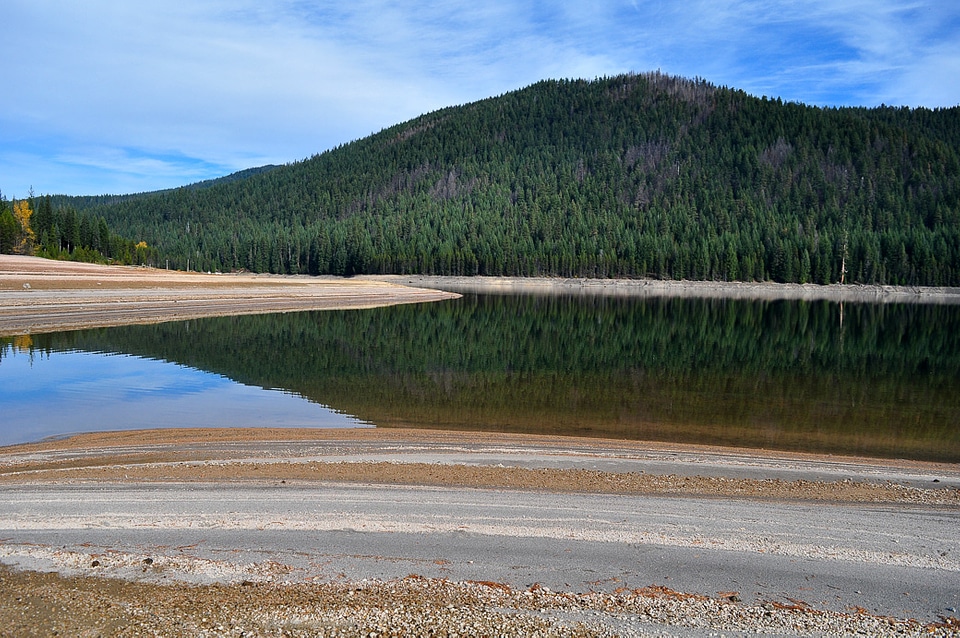 Lemolo Lake landscape in Oregon