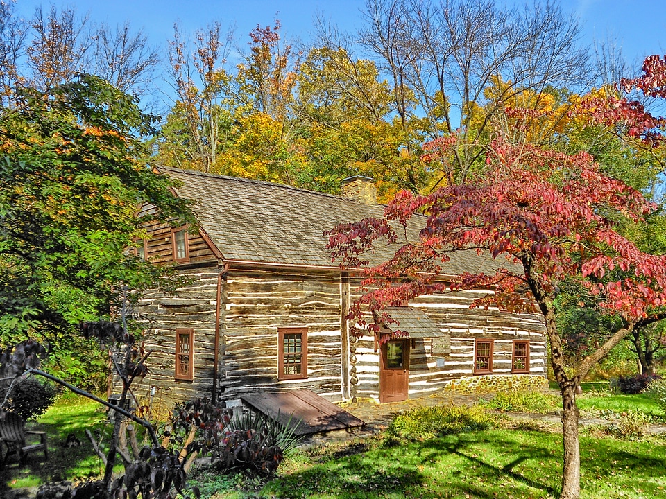 Log cabin landmark historic