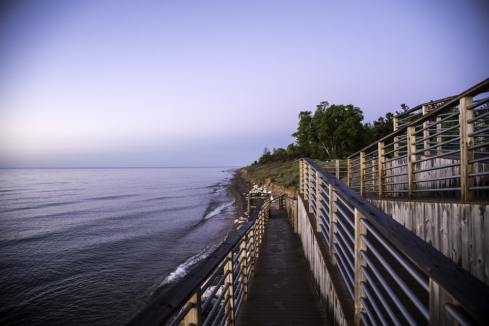 Landscape along the shoreline at point beach state park