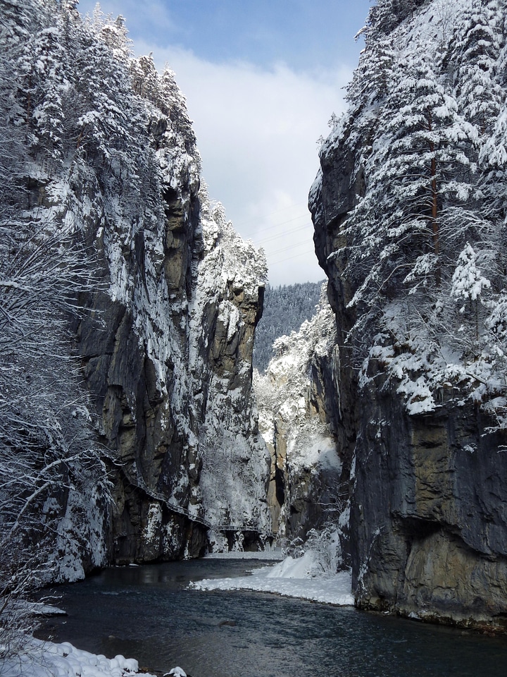 Aare Gorge in the winter with snow