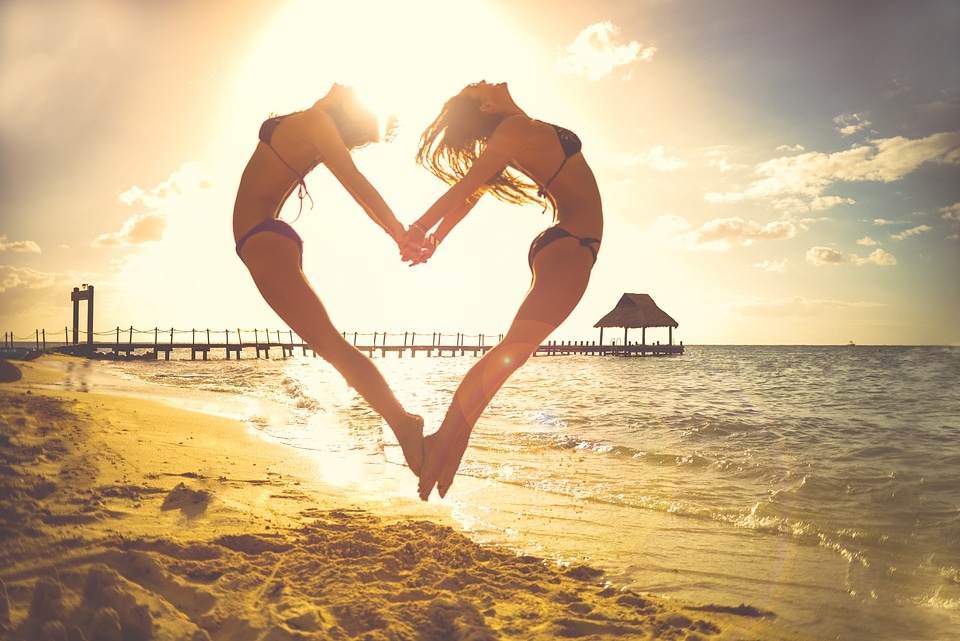 girls-jumping-to-make-a-heart