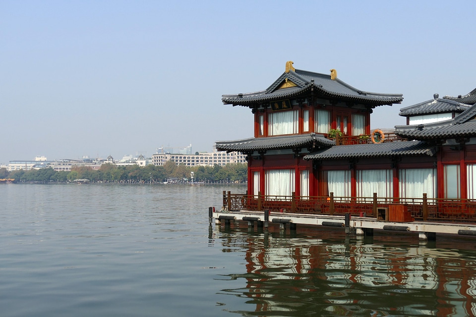 Pagoda at Xihu (West Lake) - Hangzhou, Zhejiang